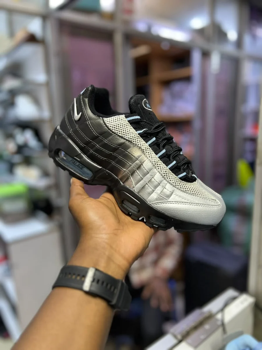 Nike Nike Air Max 95 Black Metallic Silver — Black / Metallic Silver