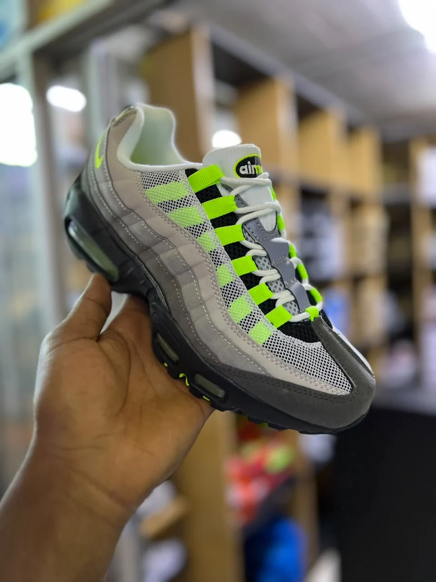 Nike Nike Air Max 95 Neon in Grey gradient / Volt — thumbnail 2
