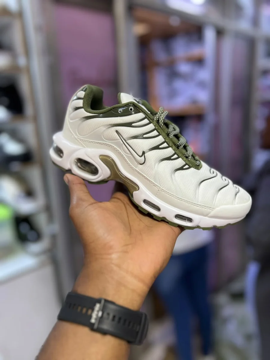 Nike Nike Air Max Plus Cream Olive — Cream / Olive