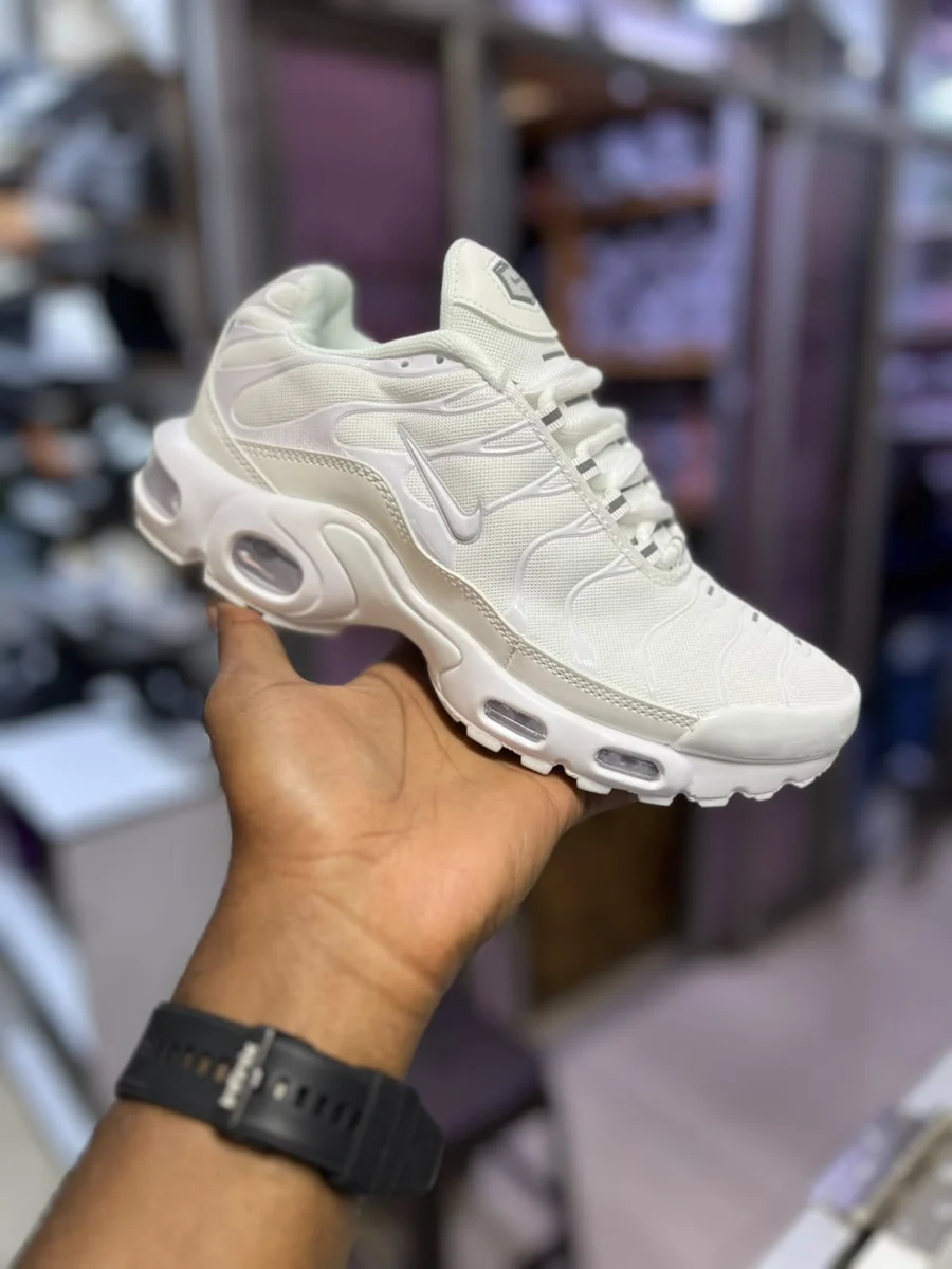 Nike Nike Air Max Plus Triple White — White / White