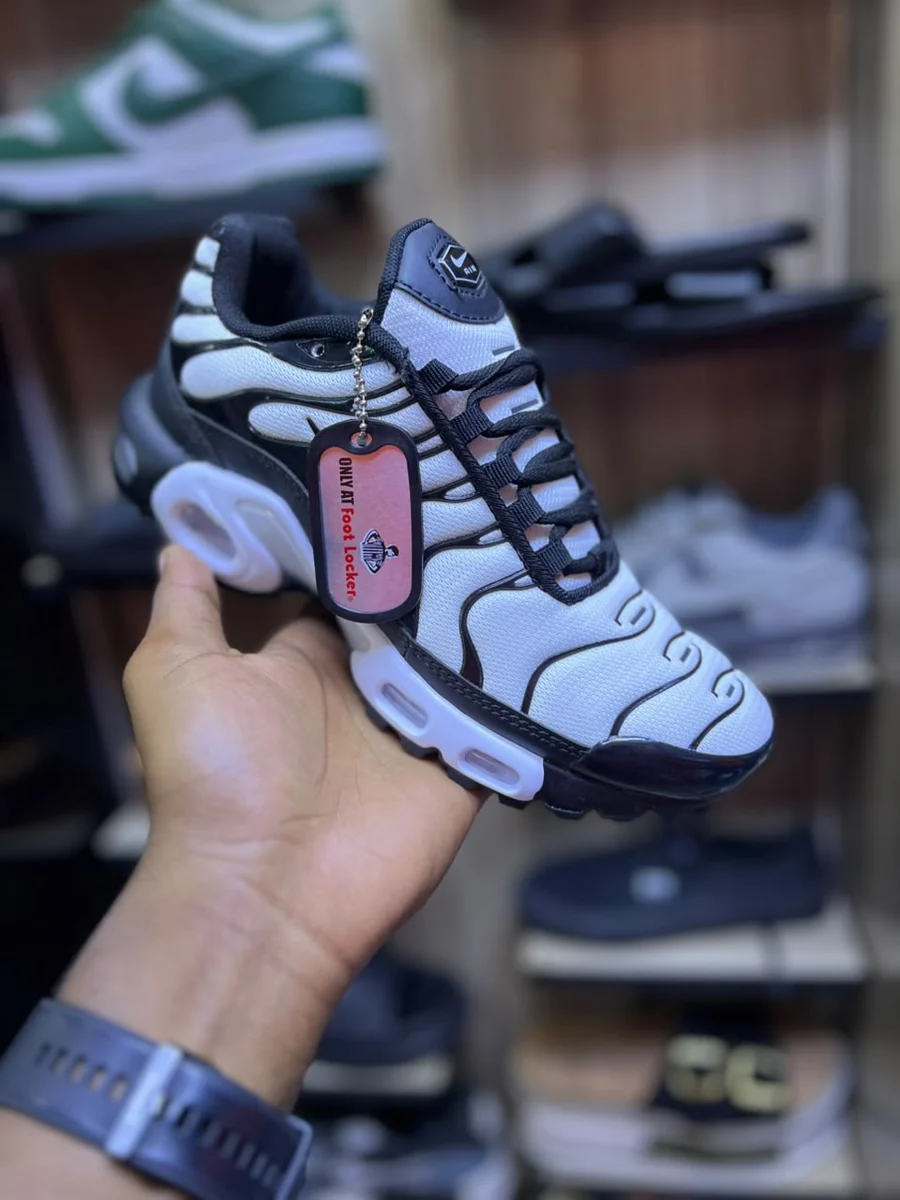 Nike Nike Air Max Plus White Black in White / Black — thumbnail 2